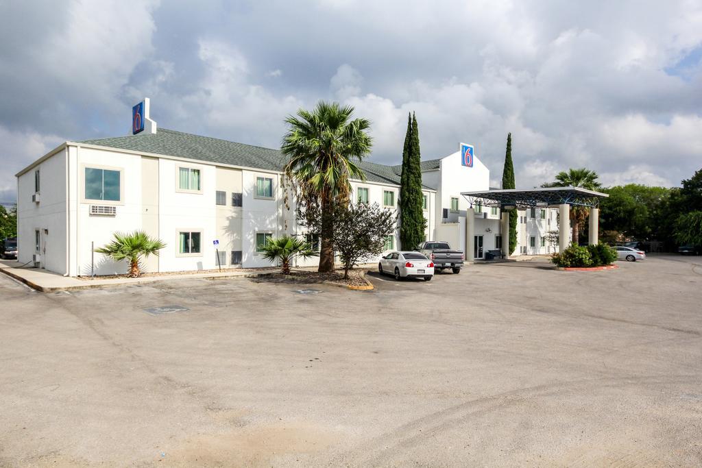 Motel 6 New Braunfels Zewnętrze zdjęcie