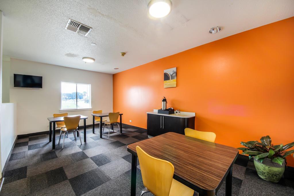 Motel 6 New Braunfels Zewnętrze zdjęcie